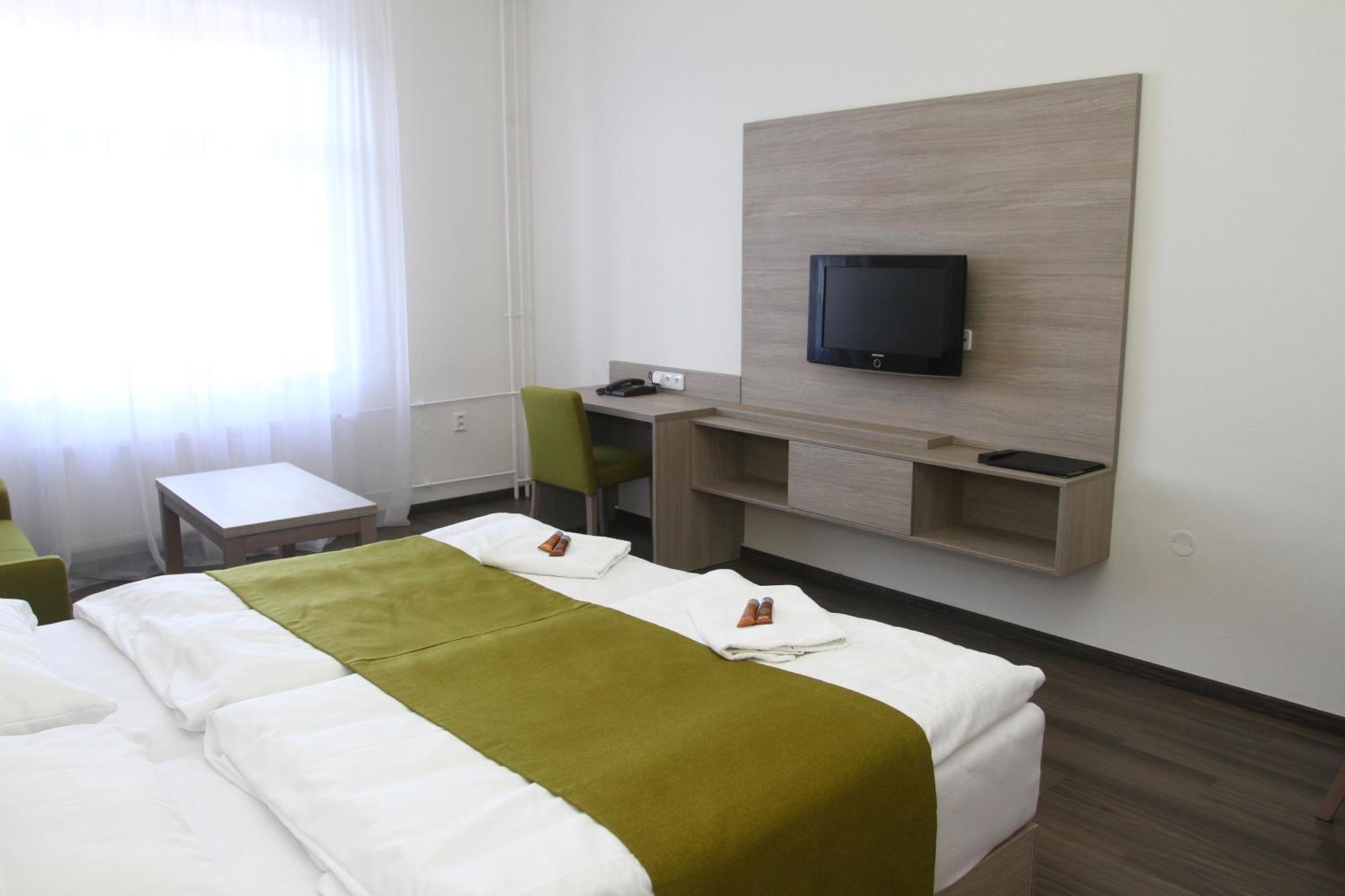 Hotel Palac Elektra Острава Екстер'єр фото