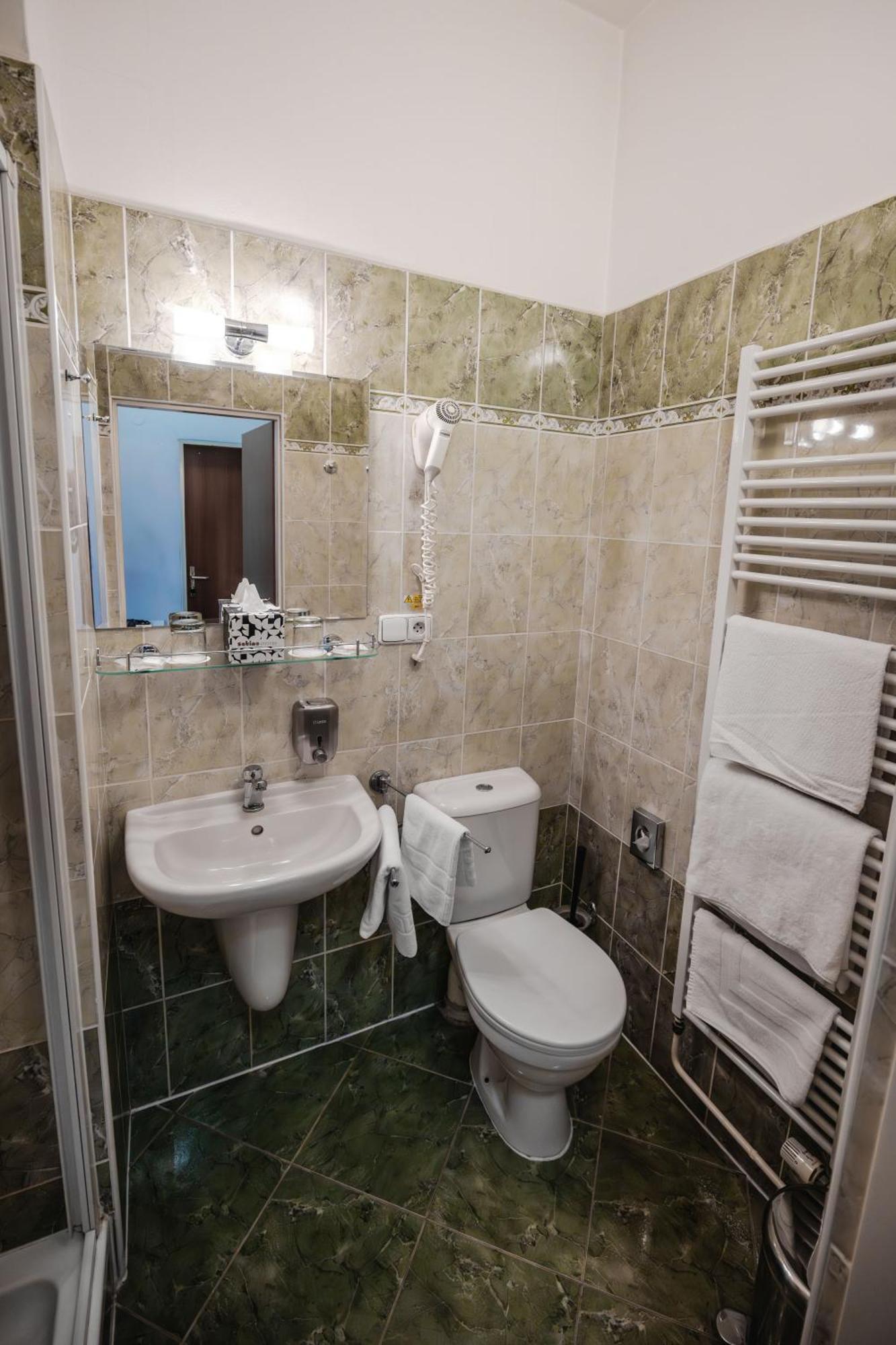 Hotel Palac Elektra Острава Екстер'єр фото